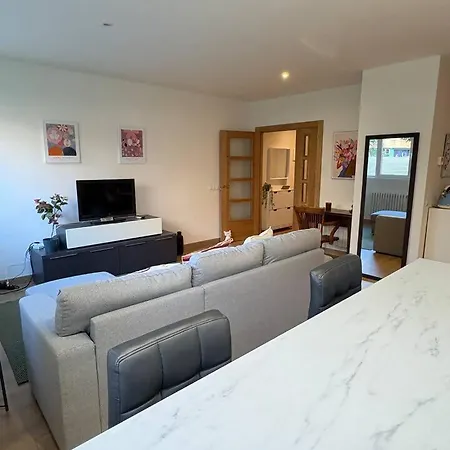 El Piso De Abajo * 莱昂