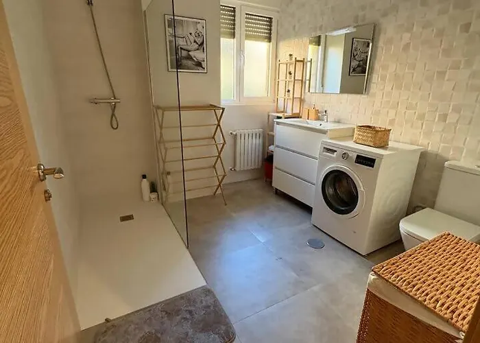 El Piso De Abajo 레온